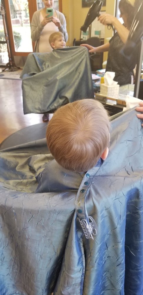 Hair & Threading by Nahzy Logo