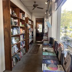 Town House Books & Cafe