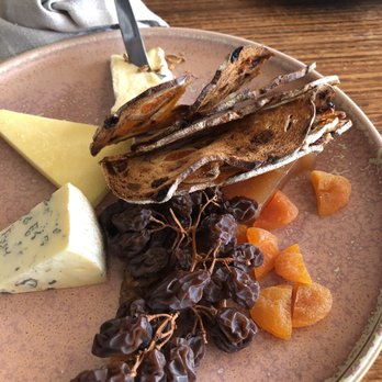 Kingsleys Steak & Crabhouse - Cheese platter - Seafood Near Me - Woolloomooloo, NSW