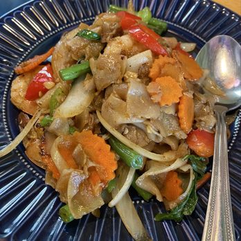 Chiang Rai - 3/25 Pad Kee Mao - Thai Near Me - Long Beach, California Chiang Rai - 3/25 Pad Kee Mao - Thai Near Me - Long Beach, California