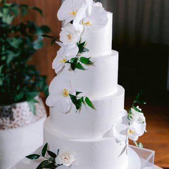 Bake Bar - a three tiered white wedding cake - Bakeries Near Me - Miami, Florida Bake Bar - a three tiered white wedding cake - Bakeries Near Me - Miami, Florida