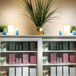 SkinGlow - Retail Cabinet with Pevonia - professional Skincare for home use