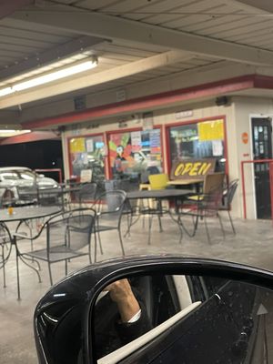 Hi-D-Ho Drive In by null