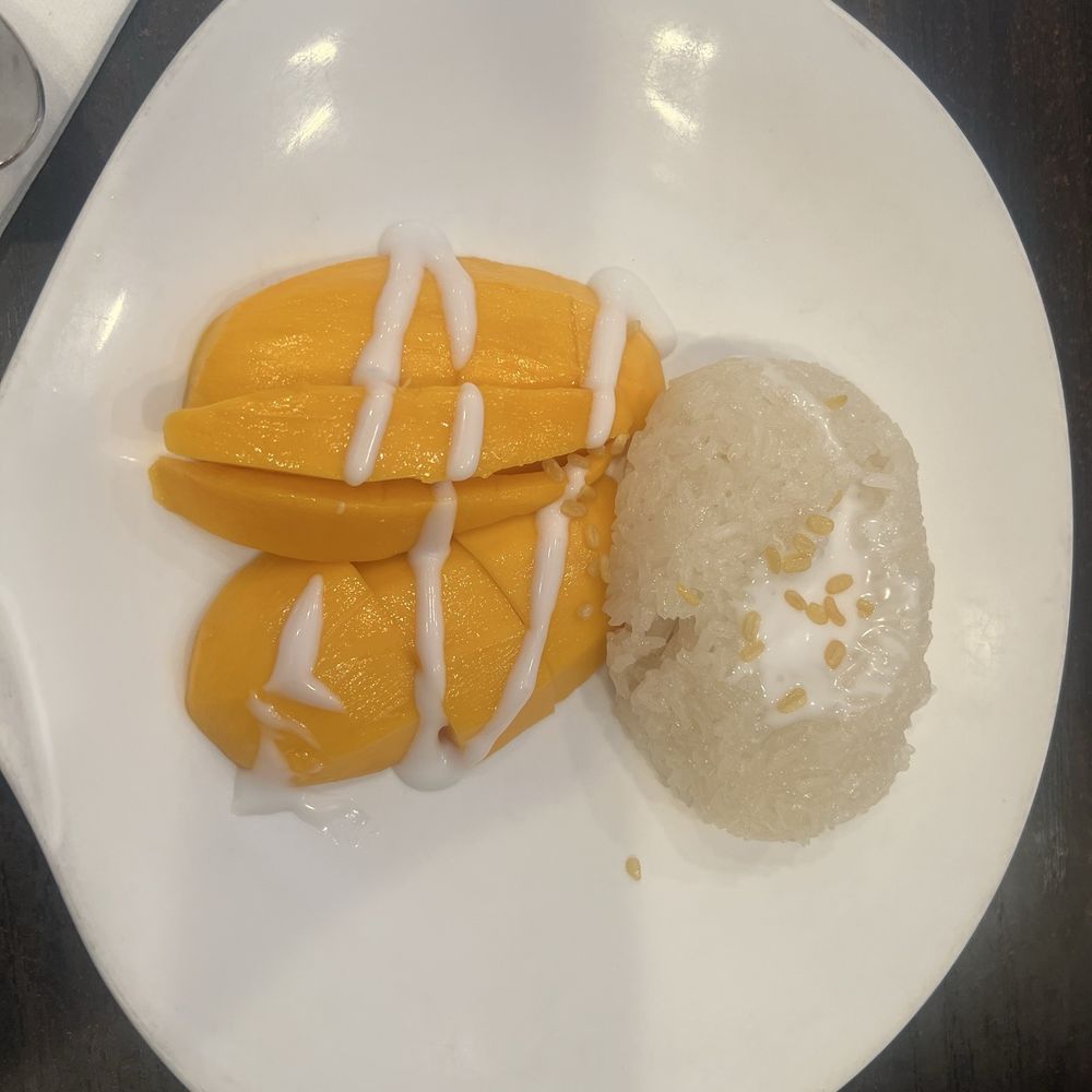 Blue Elephant - Mango and sticky rice - Thai Near Me - Bakersfield, California