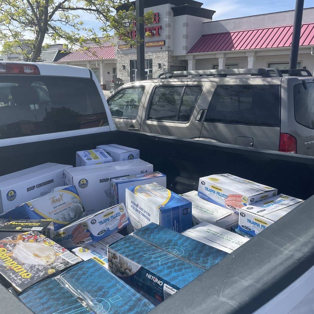 King Buffet - I really hope this unrefrigerated seafood that's been sitting in the sun for over an hour isn't what they are serving their customers. - Buffets Near Me - Taylorsville, Utah