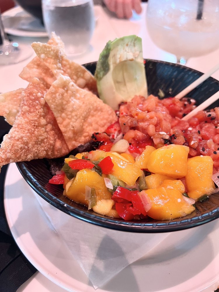 HOUSTON AVENUE BAR & GRILL Updated August 2024 11 Photos & 18