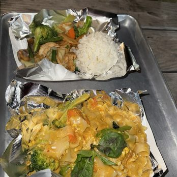 Rose's Kitchen - Veggie delight (back) & the front one was from special menu (thick noodles with red and yellow curry sauce) - Thai Near Me - Manchaca, Texas