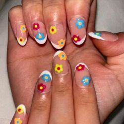 Q Nails