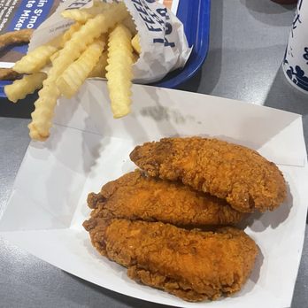Culver's - Spicy chicken tender basket - Burgers Near Me - Stevensville, Michigan Culver's - Spicy chicken tender basket - Burgers Near Me - Stevensville, Michigan
