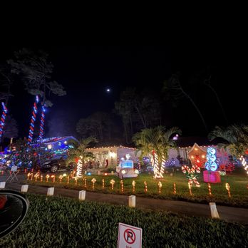 Indian Trails Christmas Lights - Local Flavor Near Me - Palm Harbor, Florida Indian Trails Christmas Lights - Local Flavor Near Me - Palm Harbor, Florida