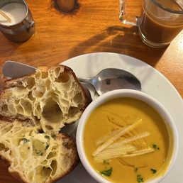 Curried pumpkin soup