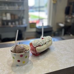 512 Coffee and Ice Cream - Omg the ice cream!!