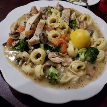 Roma's Italian Restaurant - Tortellini modo with chicken - Italian Near Me - Guthrie, Oklahoma