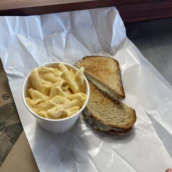 Beecher's Handmade Cheese - Grilled Cheese Sandwich World's Best Mac and Cheese Large - Cheese Shops Near Me - Seattle, Washington Beecher's Handmade Cheese - Grilled Cheese Sandwich World's Best Mac and Cheese Large - Cheese Shops Near Me - Seattle, Washington