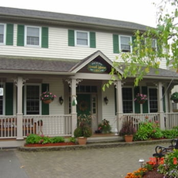 Newark Manor - Bed & Breakfast Near Me - Niagara-on-the-Lake, Ontario Newark Manor - Bed & Breakfast Near Me - Niagara-on-the-Lake, Ontario