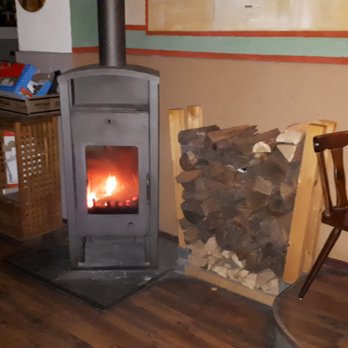 Sponholz Bar Pub - Fireplace - Dive Bars Near Me - Berlin, BE Sponholz Bar Pub - Fireplace - Dive Bars Near Me - Berlin, BE