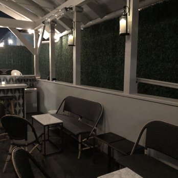 Vintage Lounge - Outdoor patio - Wine Bars Near Me - Charleston, South Carolina Vintage Lounge - Outdoor patio - Wine Bars Near Me - Charleston, South Carolina