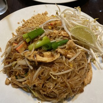 Thai Ghang Waan - Pad thai with chicken - Thai Near Me - Springfield, Virginia