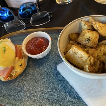 Hole in the Wall Restaurant - Eggs Benedict - Italian Near Me - Windsor, Nova Scotia Hole in the Wall Restaurant - Eggs Benedict - Italian Near Me - Windsor, Nova Scotia