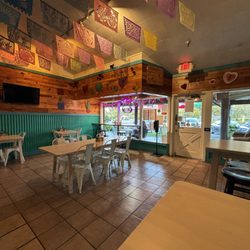 Corazon Mexican Food - Insider seating and decor