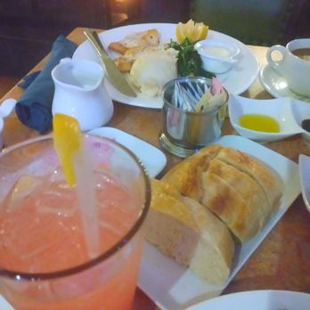Lara’s Fine Dining - Strawberry lemonade and complementary bread. - Italian Near Me - Richmond, California