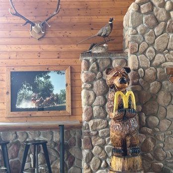 McDonald's - Decor - Fast Food Near Me - Wisconsin Dells, Wisconsin