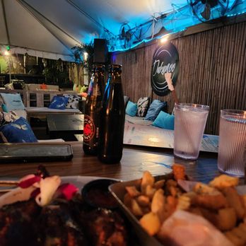 Dukunoo - Oxtail! Yummy - Caribbean Near Me - Miami, Florida Dukunoo - Oxtail! Yummy - Caribbean Near Me - Miami, Florida