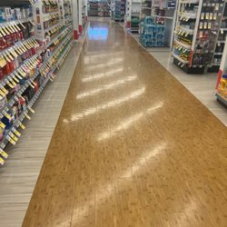 Walgreens - Looks very very very empty