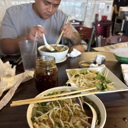 I don't know how this place is not 5 stars !! Me and bro had bah mi, spring roll and pho. It was Fire I don't know how this place is not 5 stars !! Me and bro had bah mi, spring roll and pho. It was Fire