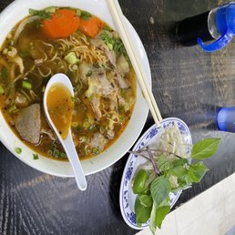 Egg Noodle With Wonton And Veggie Egg Noodle With Wonton And Veggie