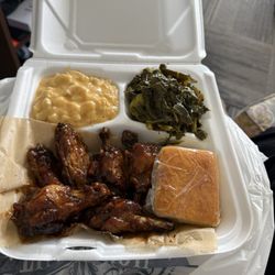 Finger-lickin' Caribbean bbq wings, creamy Mac & cheese, and slow cooked greens - all among the best I've ever had.