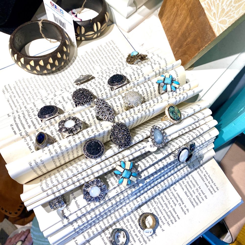 Lucy Lu's - Look at this cute display!  Yes, I had to purchase the turquoise! - Pop-up Shops Near Me