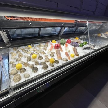 Boston Fish Market - Seafood display - Seafood Markets Near Me - Wheeling, Illinois