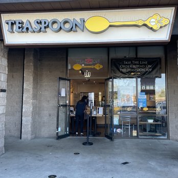 Teaspoon Milpitas - Store front the stickers on the floor marking the 6 feet distance - Coffee & Tea Near Me - Milpitas, California
