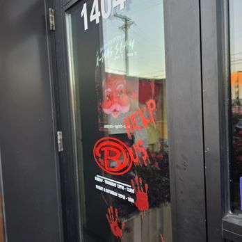 Bina’s - Front door - Dive Bars Near Me - Minneapolis, Minnesota