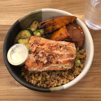 Dig Inn - New American Near Me - Boston, Massachusetts