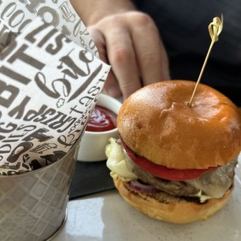Pyramid Club - Pyramid Burger - Venues & Event Spaces Near Me - Philadelphia, Pennsylvania