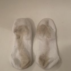 OptionsPlus Carpet Cleaning - Socks after walking on wet supposedly cleaned carpet.