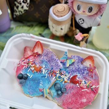 Conversations - Kaleidoscope Bagel $14 - Cafes Near Me - Honolulu, Hawaii Conversations - Kaleidoscope Bagel $14 - Cafes Near Me - Honolulu, Hawaii
