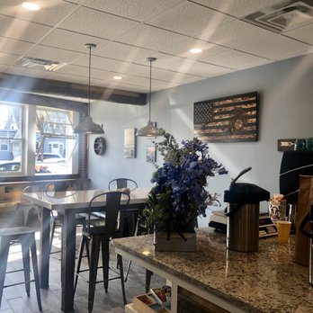 Muni’s Coffee Joint - Beautiful interior - Coffee & Tea Near Me - Lindenhurst, New York