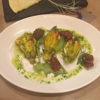 La Bartola - Zucchini flowers stuffed with cheese and rocket. - Tapas Bars Near Me - Seville, SE