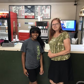 Tom's Fried Chicken - Waitress Jasmine and my wife, Susan - Restaurants Near Me - Ville Platte, Louisiana