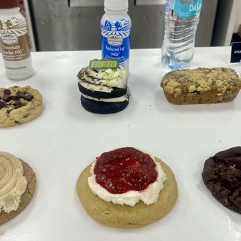 Crumbl - Kendall - Bakeries Near Me - Miami, Florida