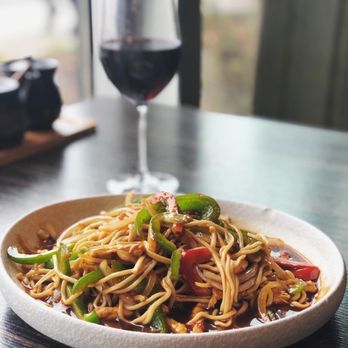 Master Noodle - Garlic Chicken Fried Noodles - Chinese Near Me - Saint Paul, Minnesota Master Noodle - Garlic Chicken Fried Noodles - Chinese Near Me - Saint Paul, Minnesota
