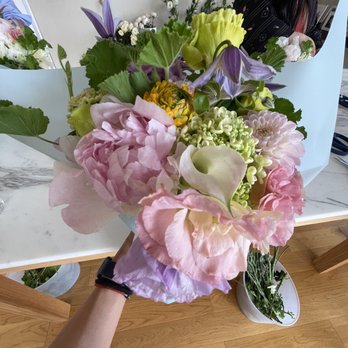 Gentle Beast Flower - Florists Near Me - Honolulu, Hawaii