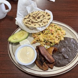 Desayuno Típico Desayuno Típico