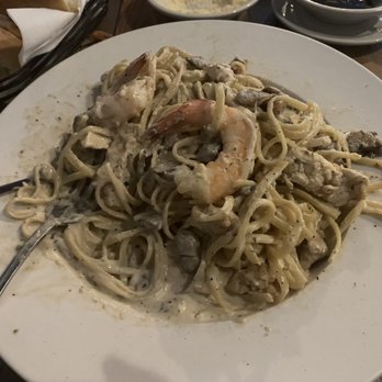 Broccolini - Linguini Alfredo with shrimp, chicken and mushrooms, delightful - Italian Near Me - Cooper City, Florida Broccolini - Linguini Alfredo with shrimp, chicken and mushrooms, delightful - Italian Near Me - Cooper City, Florida