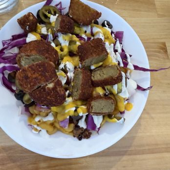 Spacecat V-stro - Vegan Mac-n-cheese nachos - Comfort Food Near Me - Ferndale, Michigan