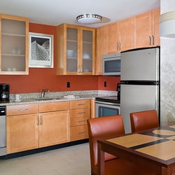Residence Inn by Marriott Fargo - Residence Inn Fargo Hotel Kitchenette