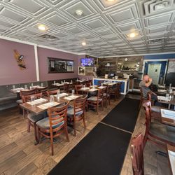 Angelo's Greek Taverna - Inside